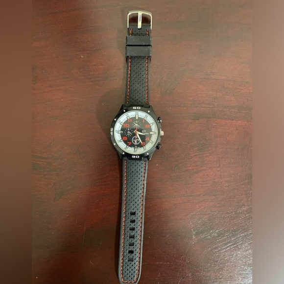 Brand new Red men’s sport GT grand touring fashion watch - Picture 4 of 4